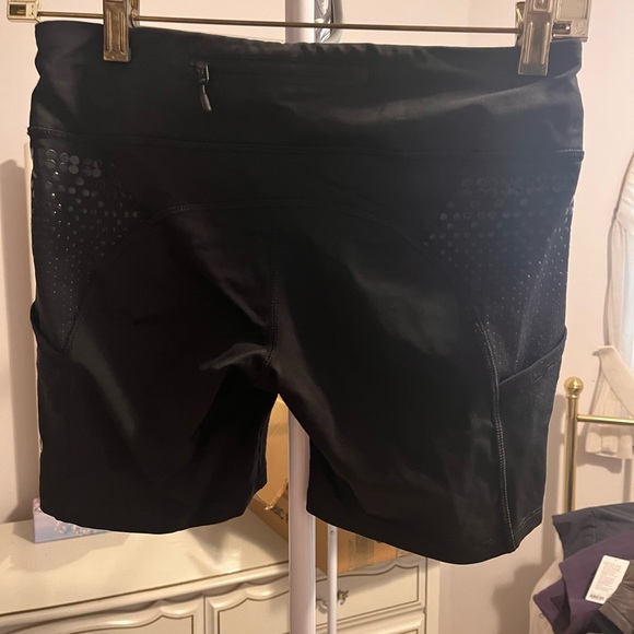 Lululemon spandex shorts size 6 - Picture 1 of 4